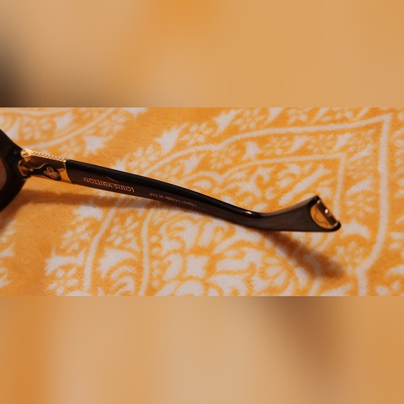 Authentic LOUIS VUITTON Brown Glitter Frame Heather Strass Sunglasses, Tortoise - Picture 10 of 16